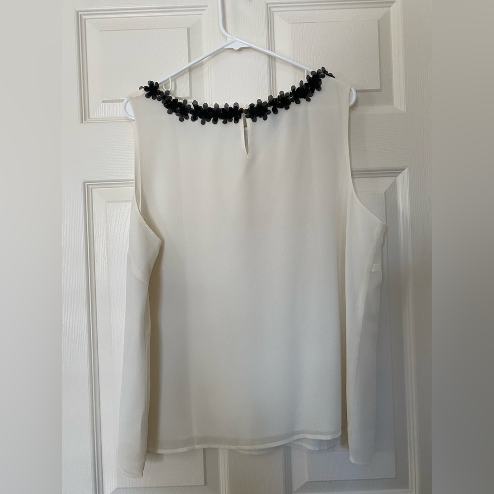 Talbots Elegant Cream Sleeveless Top Size XL - Picture 2 of 9